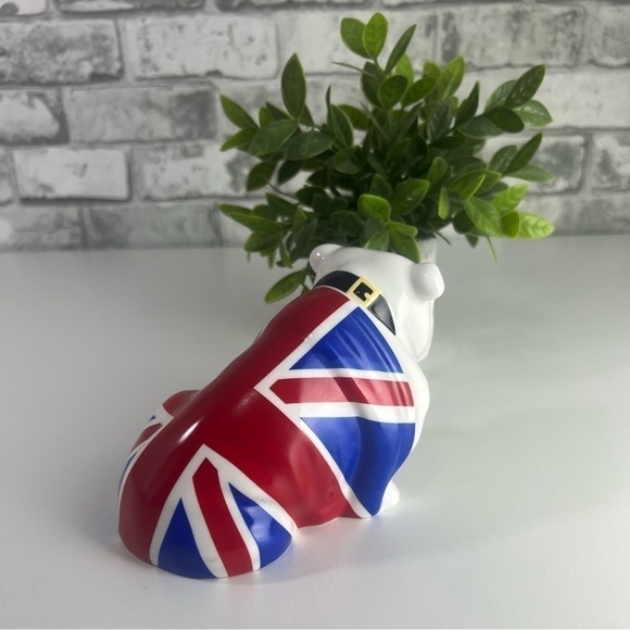 Royal Doulton "Jack the Bulldog", James Bond Skyfall, signed by Micheal Doulton. - Picture 8 of 12